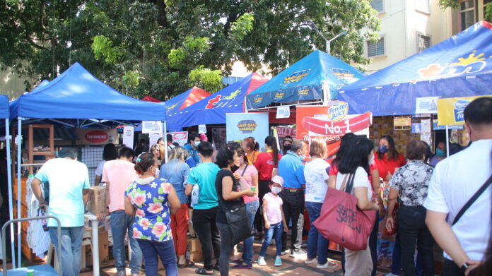CdeO Diskwento Caravan generates close to Php300,000 sales on first day